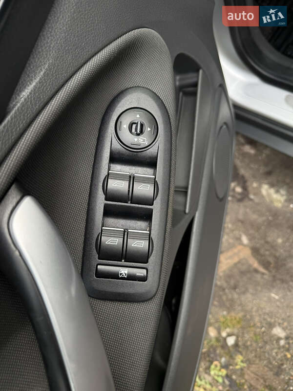 Внедорожник / Кроссовер Ford Kuga 2012 в Киеве