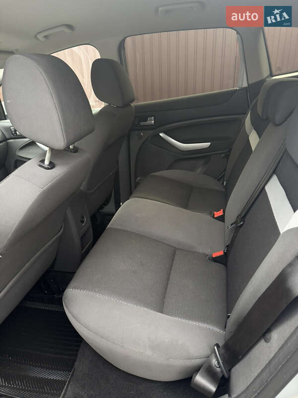 Внедорожник / Кроссовер Ford Kuga 2012 в Киеве