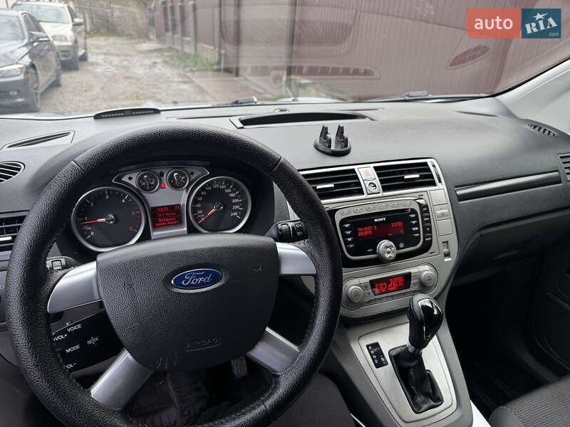 Внедорожник / Кроссовер Ford Kuga 2012 в Киеве