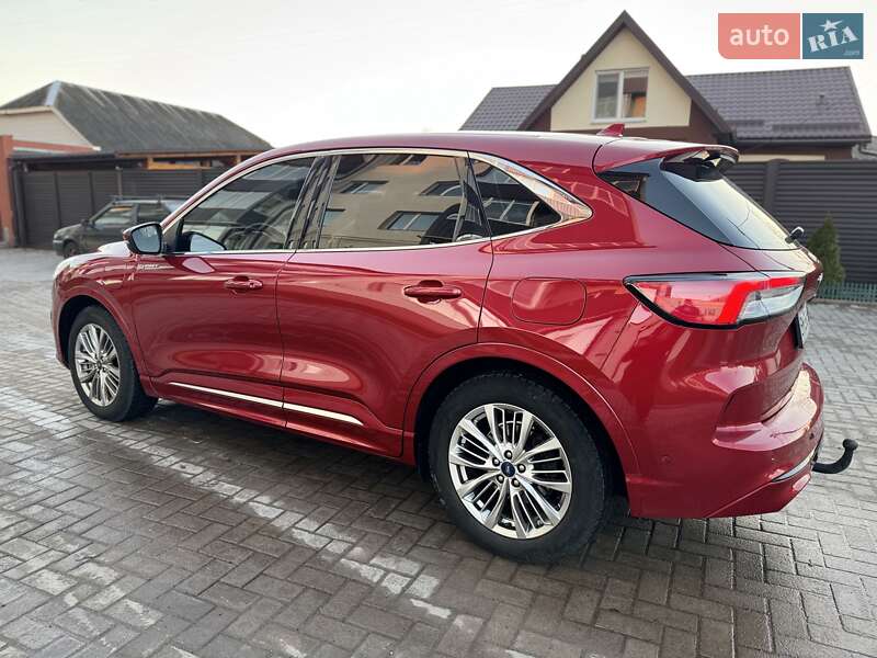 Внедорожник / Кроссовер Ford Kuga 2020 в Киеве
