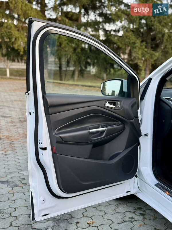 Позашляховик / Кросовер Ford Kuga 2014 в Дубні