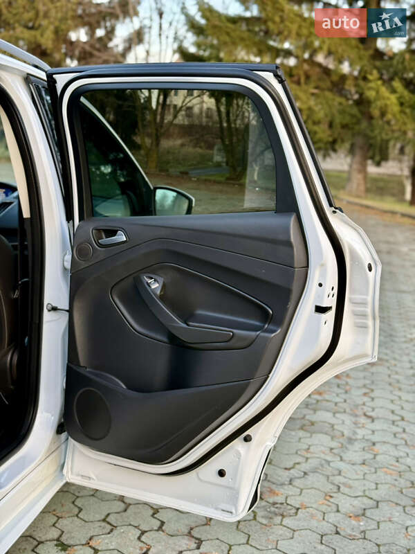 Позашляховик / Кросовер Ford Kuga 2014 в Дубні