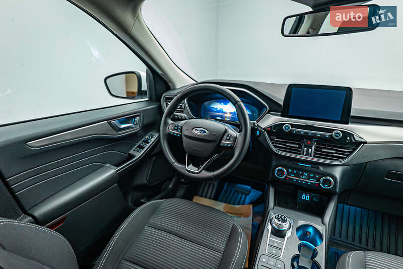 Позашляховик / Кросовер Ford Kuga 2021 в Києві