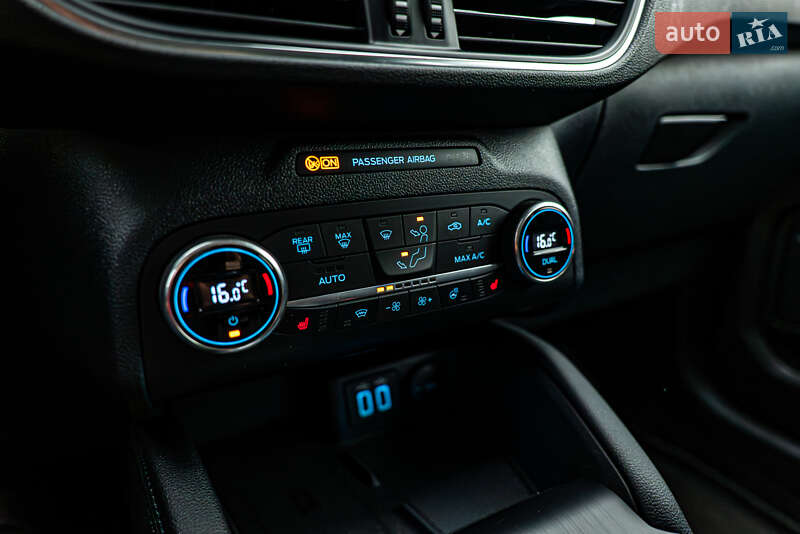 Позашляховик / Кросовер Ford Kuga 2021 в Києві