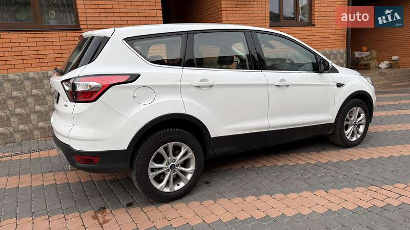 Внедорожник / Кроссовер Ford Kuga 2019 в Бершади