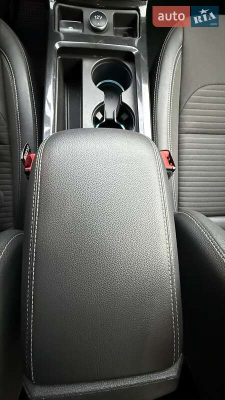 Внедорожник / Кроссовер Ford Kuga 2019 в Бершади