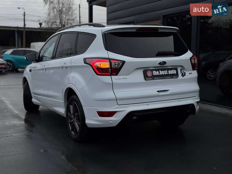 Внедорожник / Кроссовер Ford Kuga 2019 в Ровно