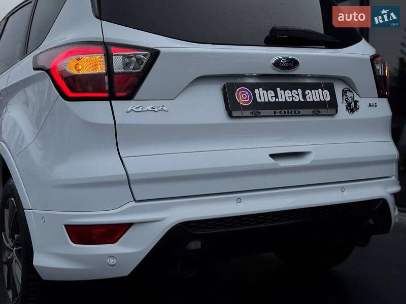 Внедорожник / Кроссовер Ford Kuga 2019 в Ровно