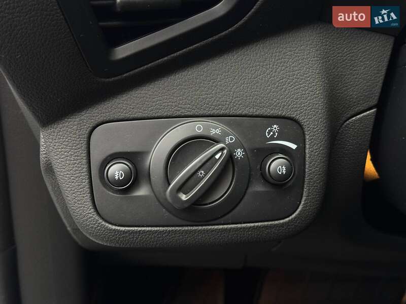 Внедорожник / Кроссовер Ford Kuga 2019 в Ровно