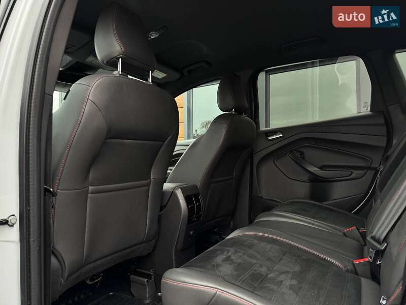 Внедорожник / Кроссовер Ford Kuga 2019 в Ровно