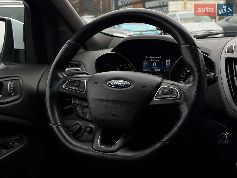Внедорожник / Кроссовер Ford Kuga 2019 в Ровно