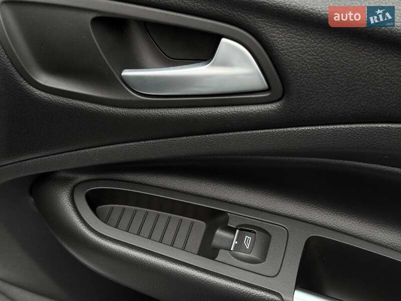 Внедорожник / Кроссовер Ford Kuga 2019 в Ровно