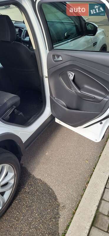 Позашляховик / Кросовер Ford Kuga 2017 в Дніпрі