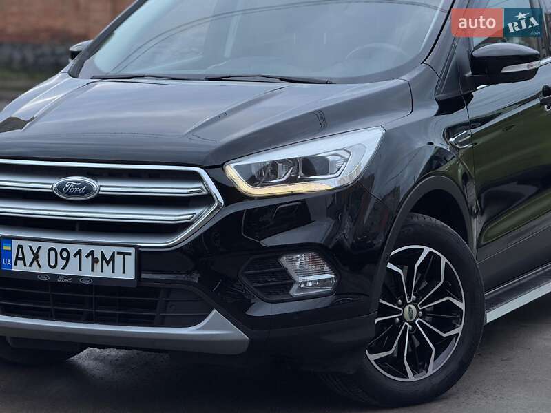 Позашляховик / Кросовер Ford Kuga 2019 в Бердичеві