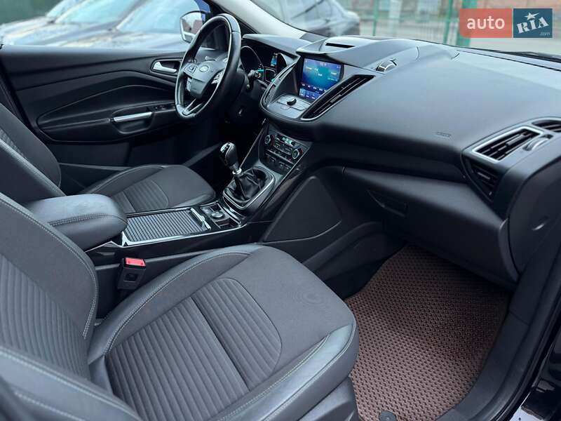 Позашляховик / Кросовер Ford Kuga 2019 в Бердичеві