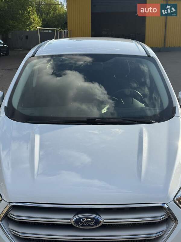 Позашляховик / Кросовер Ford Kuga 2018 в Чернігові