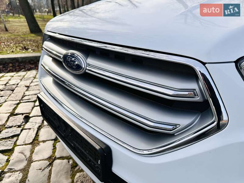 Позашляховик / Кросовер Ford Kuga 2019 в Києві