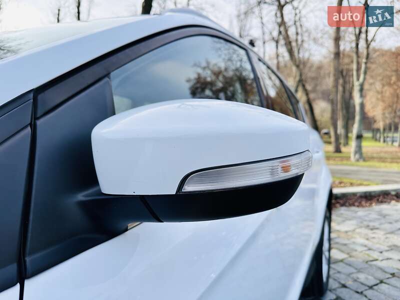 Позашляховик / Кросовер Ford Kuga 2019 в Києві