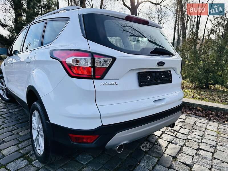 Позашляховик / Кросовер Ford Kuga 2019 в Києві