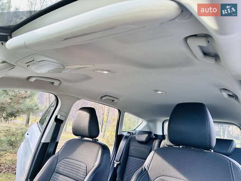 Позашляховик / Кросовер Ford Kuga 2019 в Києві