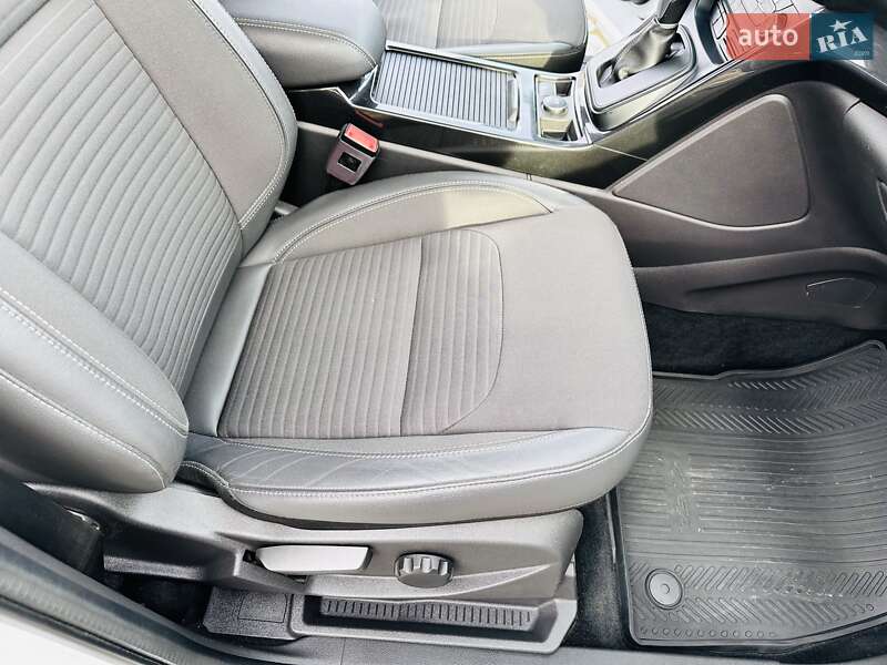 Позашляховик / Кросовер Ford Kuga 2019 в Києві