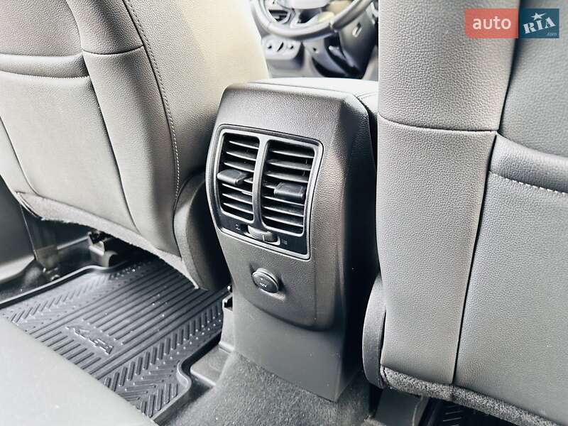 Позашляховик / Кросовер Ford Kuga 2019 в Києві