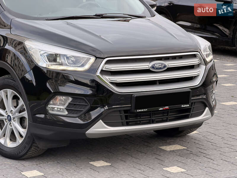 Позашляховик / Кросовер Ford Kuga 2019 в Ужгороді