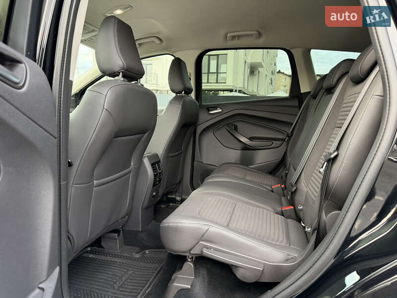 Позашляховик / Кросовер Ford Kuga 2019 в Ужгороді