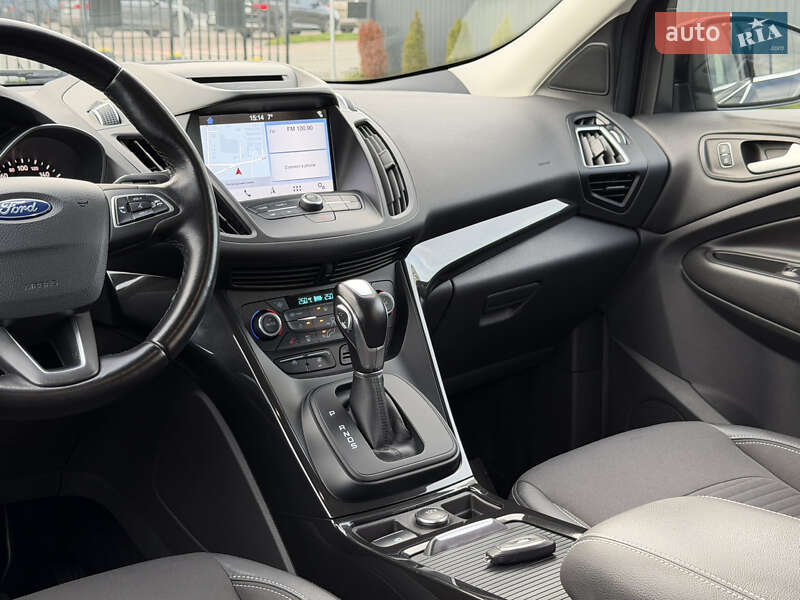 Позашляховик / Кросовер Ford Kuga 2019 в Ужгороді