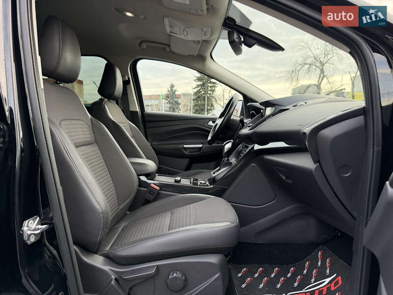 Позашляховик / Кросовер Ford Kuga 2019 в Ужгороді