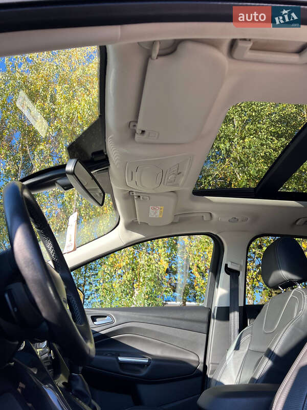 Позашляховик / Кросовер Ford Kuga 2014 в Києві