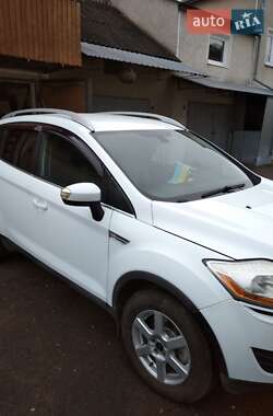 Внедорожник / Кроссовер Ford Kuga 2012 в Волочиске