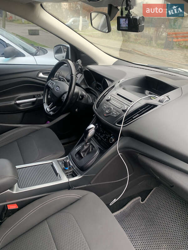 Позашляховик / Кросовер Ford Kuga 2017 в Львові фото 18 Позашляховик / Кросовер Ford Kuga 2017 в Львові