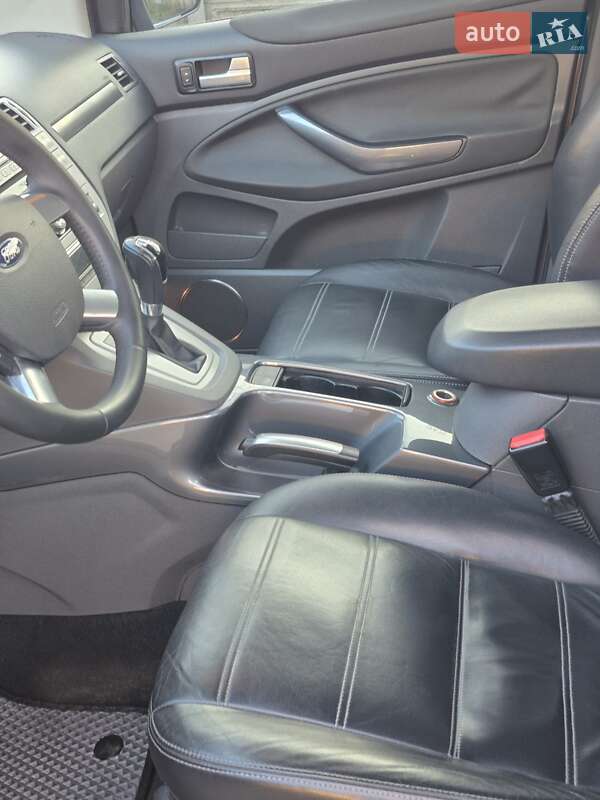 Позашляховик / Кросовер Ford Kuga 2013 в Києві