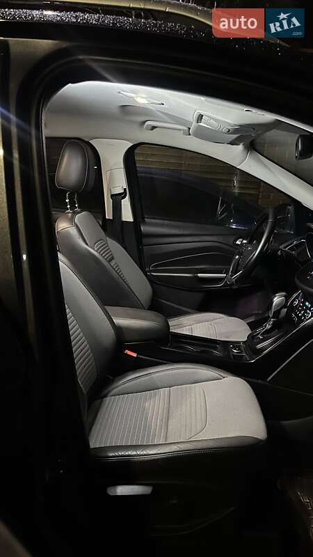 Внедорожник / Кроссовер Ford Kuga 2016 в Киеве