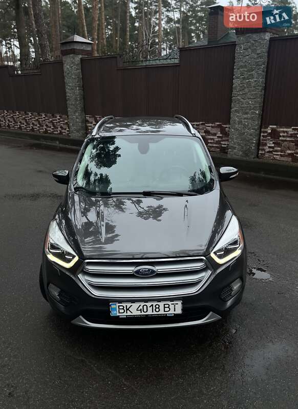Внедорожник / Кроссовер Ford Kuga 2016 в Киеве