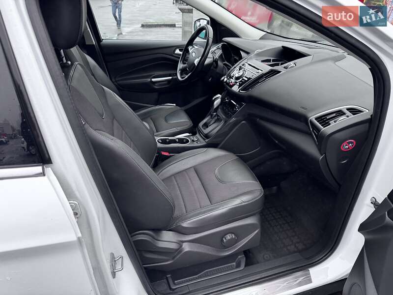 Внедорожник / Кроссовер Ford Kuga 2015 в Киеве