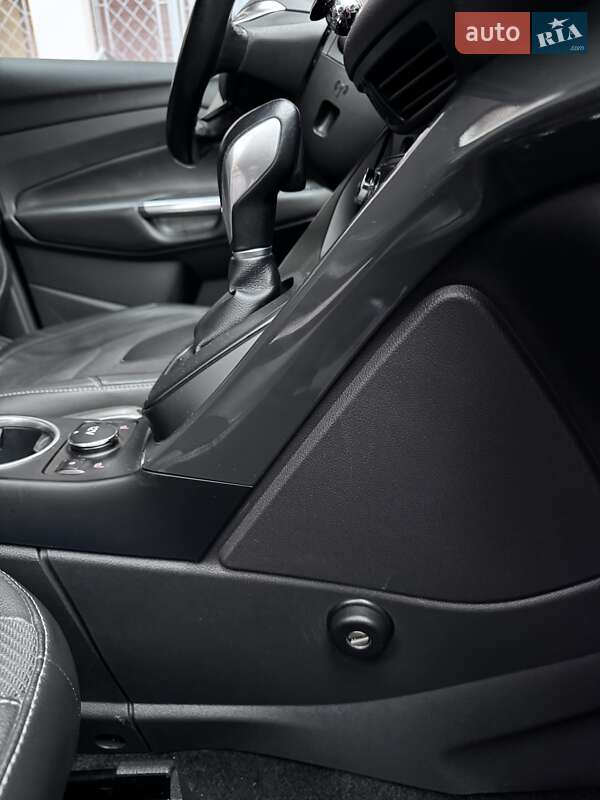 Внедорожник / Кроссовер Ford Kuga 2015 в Киеве