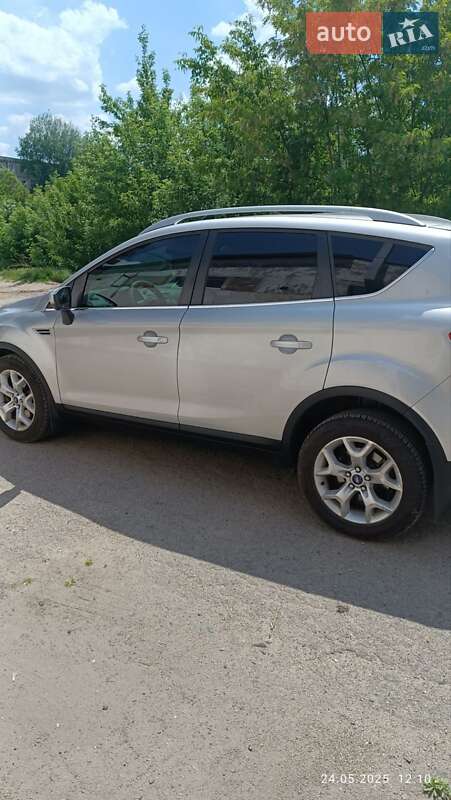 Позашляховик / Кросовер Ford Kuga 2009 в Павлограді фото 4 Позашляховик / Кросовер Ford Kuga 2009 в Павлограді