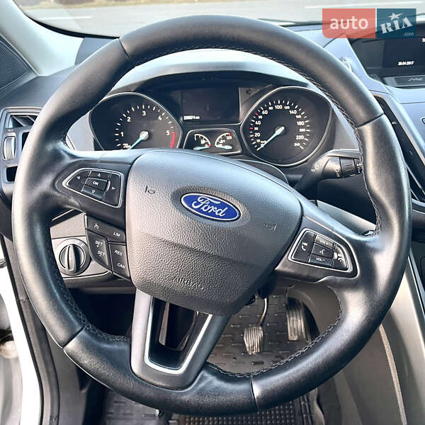 Внедорожник / Кроссовер Ford Kuga 2017 в Хусте