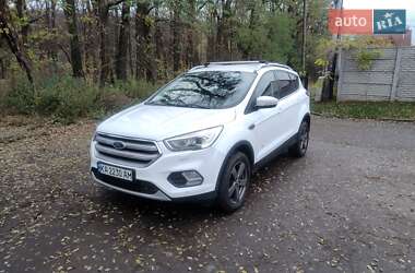 Внедорожник / Кроссовер Ford Kuga 2017 в Киеве