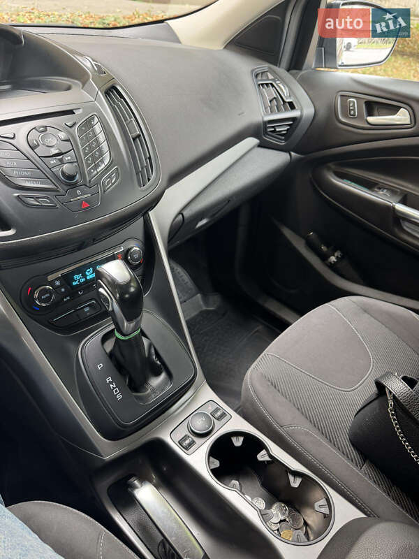 Внедорожник / Кроссовер Ford Kuga 2013 в Каменец-Подольском