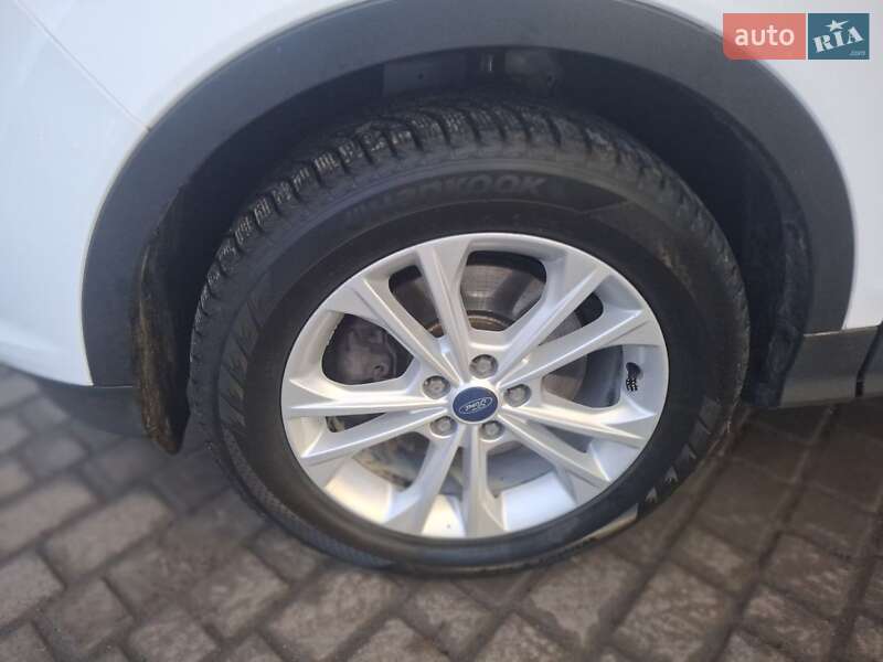 Внедорожник / Кроссовер Ford Kuga 2014 в Тернополе