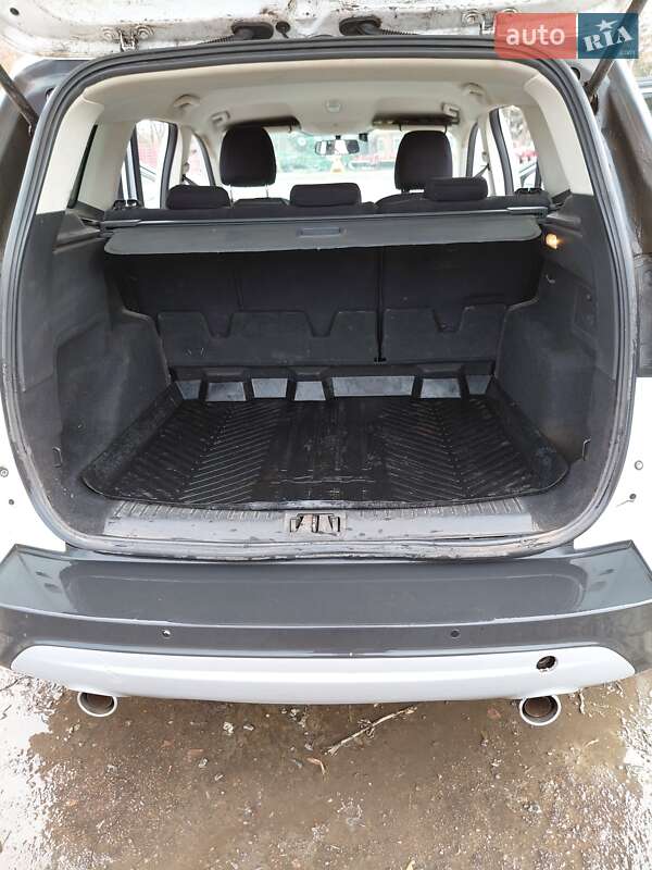 Позашляховик / Кросовер Ford Kuga 2016 в Білопіллі