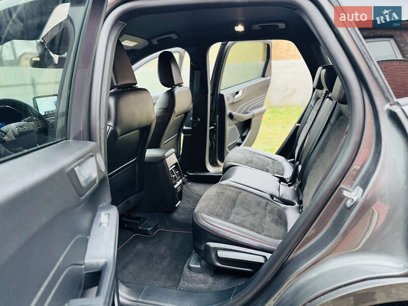 Позашляховик / Кросовер Ford Kuga 2023 в Лохвиці