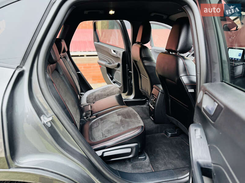 Позашляховик / Кросовер Ford Kuga 2023 в Лохвиці