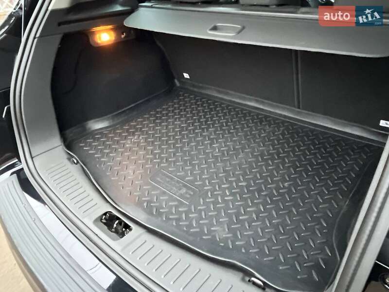 Позашляховик / Кросовер Ford Kuga 2011 в Первомайську