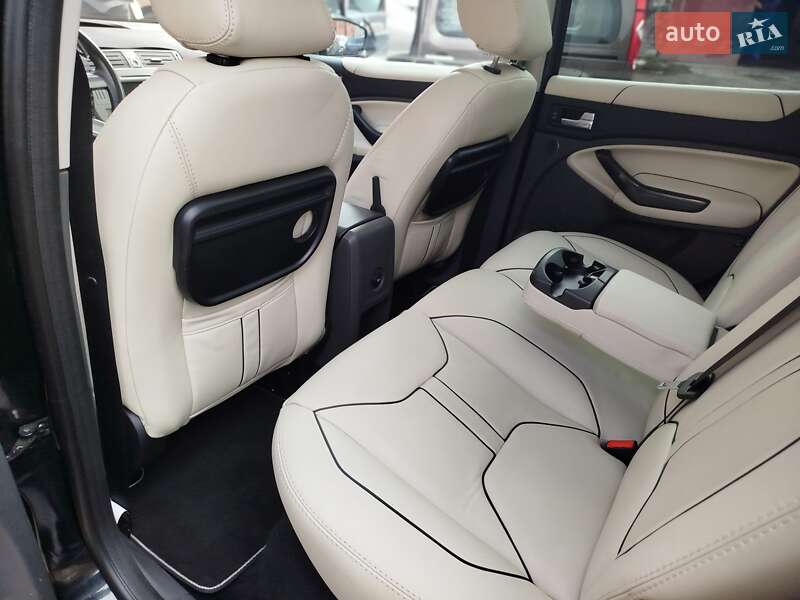 Внедорожник / Кроссовер Ford Kuga 2012 в Ровно