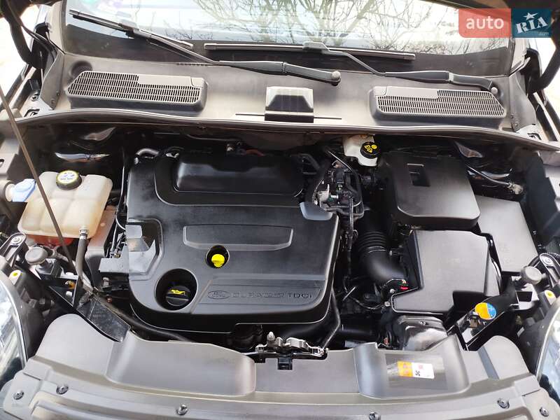 Внедорожник / Кроссовер Ford Kuga 2012 в Ровно