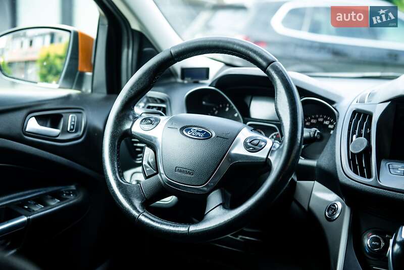 Позашляховик / Кросовер Ford Kuga 2015 в Івано-Франківську